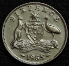 6 пенсов 1955 Австралия. Серебро. Монета продается в единственном экземпляре, изображенном на фото.