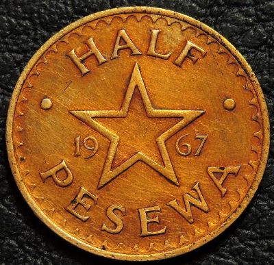 1/2 песевы 1967 Гана. Уценка. Монета продается в единственном экземпляре, изображенном на фото.