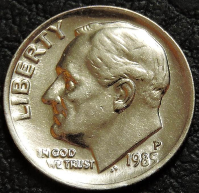 10 центов 1985 P США. Монета продается в единственном экземпляре, изображенном на фото.