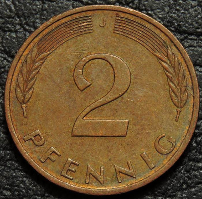 2 пфеннига 1990 J Германия ФРГ. Монета продается в единственном экземпляре, изображенном на фото.