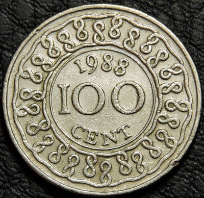100 центов 1988 Суринам. Монета продается в единственном экземпляре, изображенном на фото.