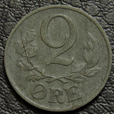 2 эре 1942 Дания. Монета продается в единственном экземпляре, изображенном на фото.